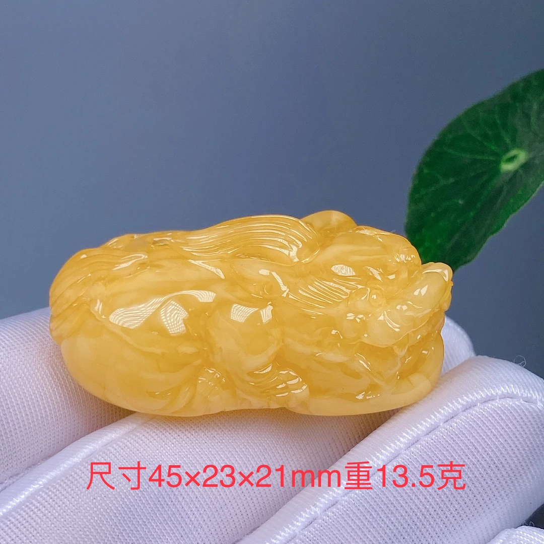 天然原矿俄罗斯俄料满蜜鸡油黄蜜蜡貔貅吊坠 蜡质浓郁带证书