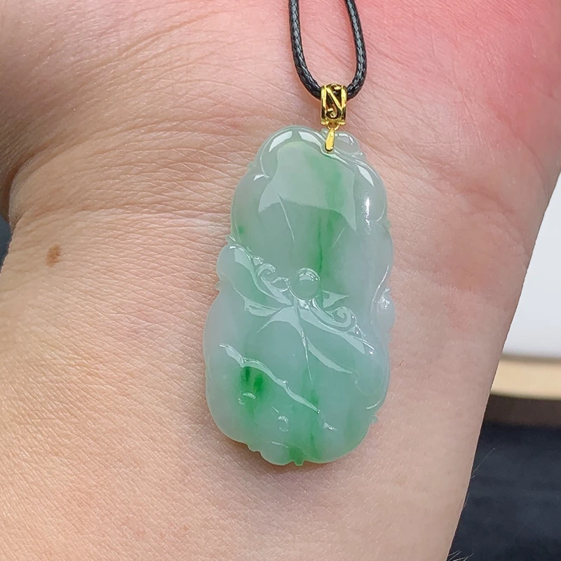 冰润 精雕 飘绿 18K金扣头荷叶 吊坠 缅甸天然A货翡翠玉石
