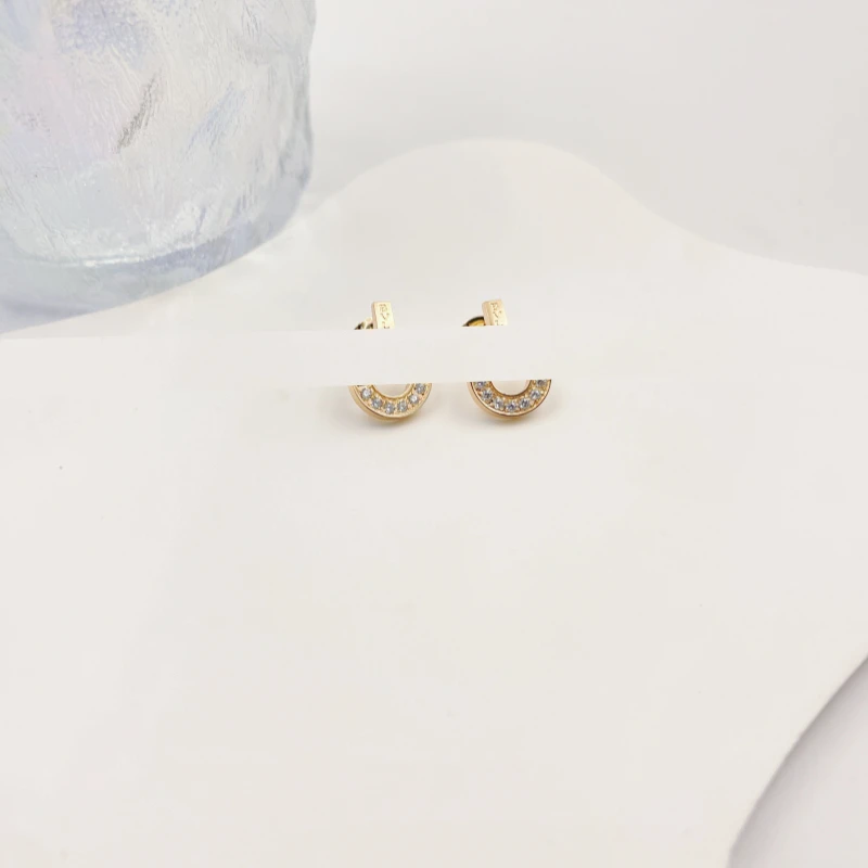 铜合金合成锆石耳饰  T402  小众设计感时尚百搭气质轻奢爆款耳饰