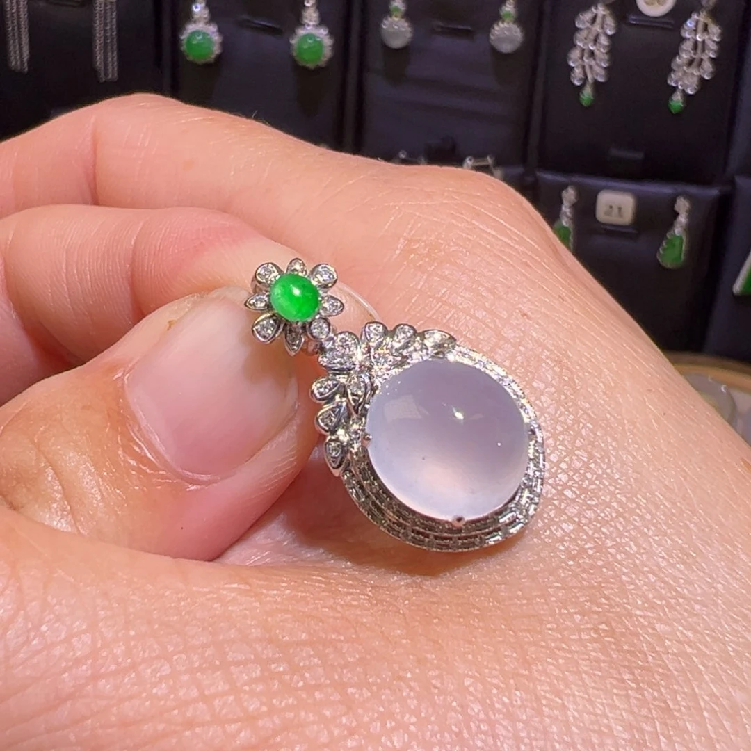 翡翠颈饰18K金镶嵌吊坠