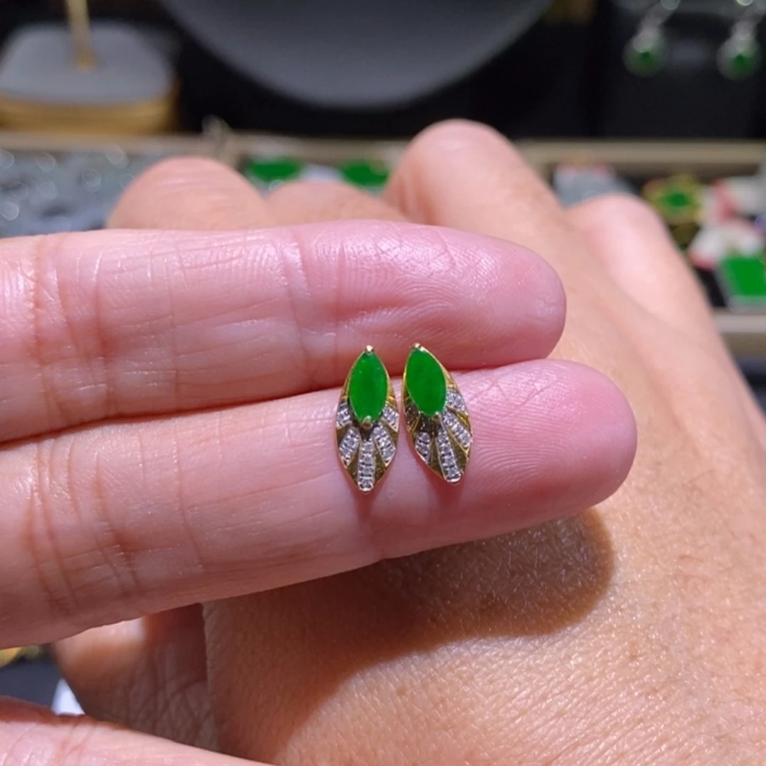 【闪购商品】翡翠颈饰18K金镶嵌耳钉