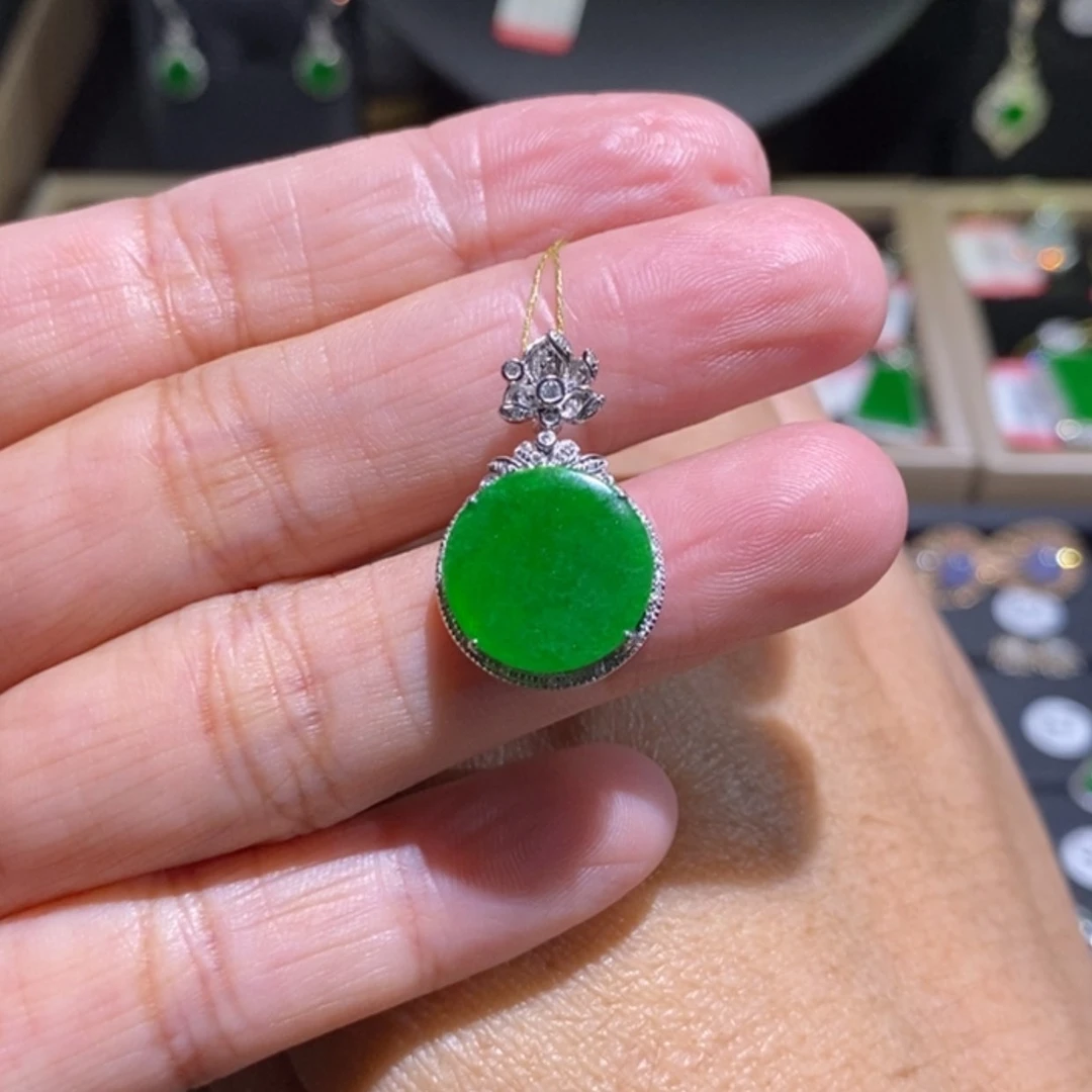 【闪购商品】翡翠颈饰18K金镶嵌吊坠