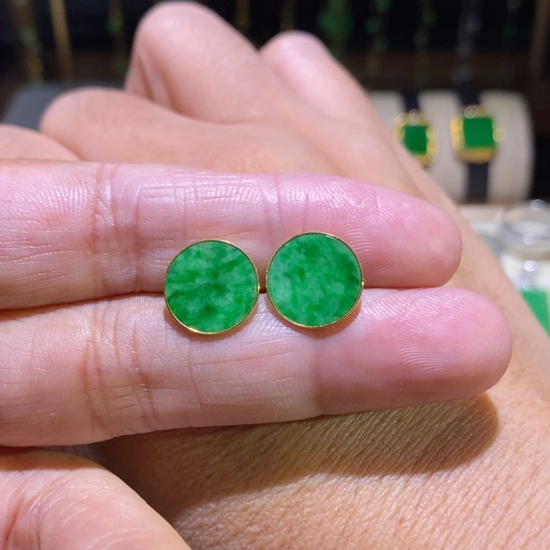 【闪购商品】翡翠颈饰18K金镶嵌耳钉