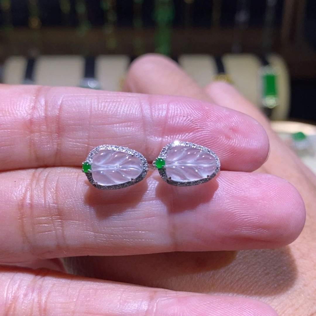 【闪购商品】翡翠颈饰18K金镶嵌耳包