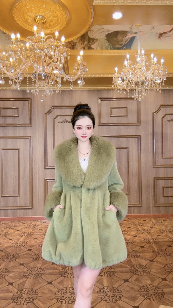 Carnia♛〃元气橘〃秋冬新款显瘦时尚宽松气质女款短外套