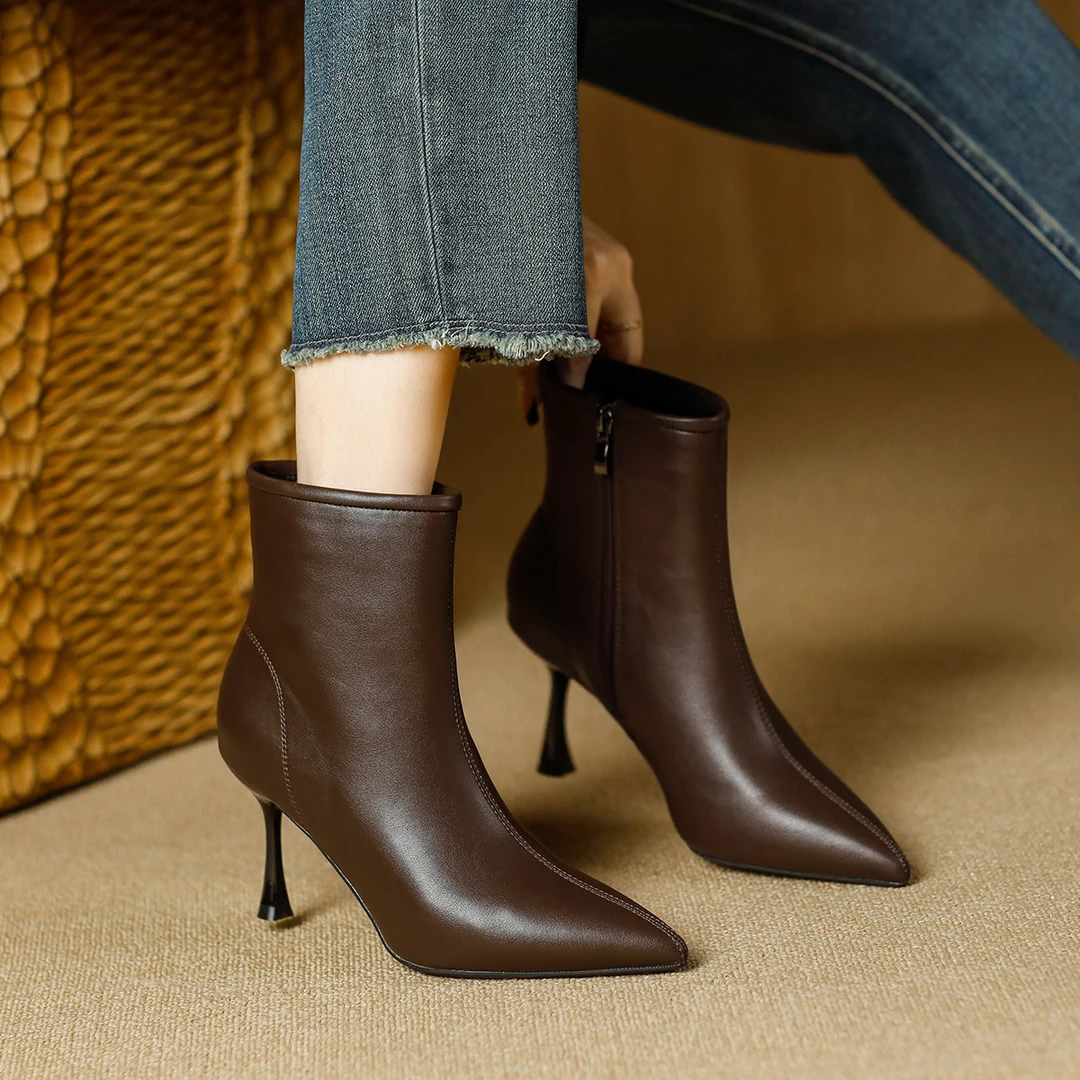 秋冬季2024新款尖头简约短筒细跟高跟百搭瘦瘦靴复古时尚工作靴女