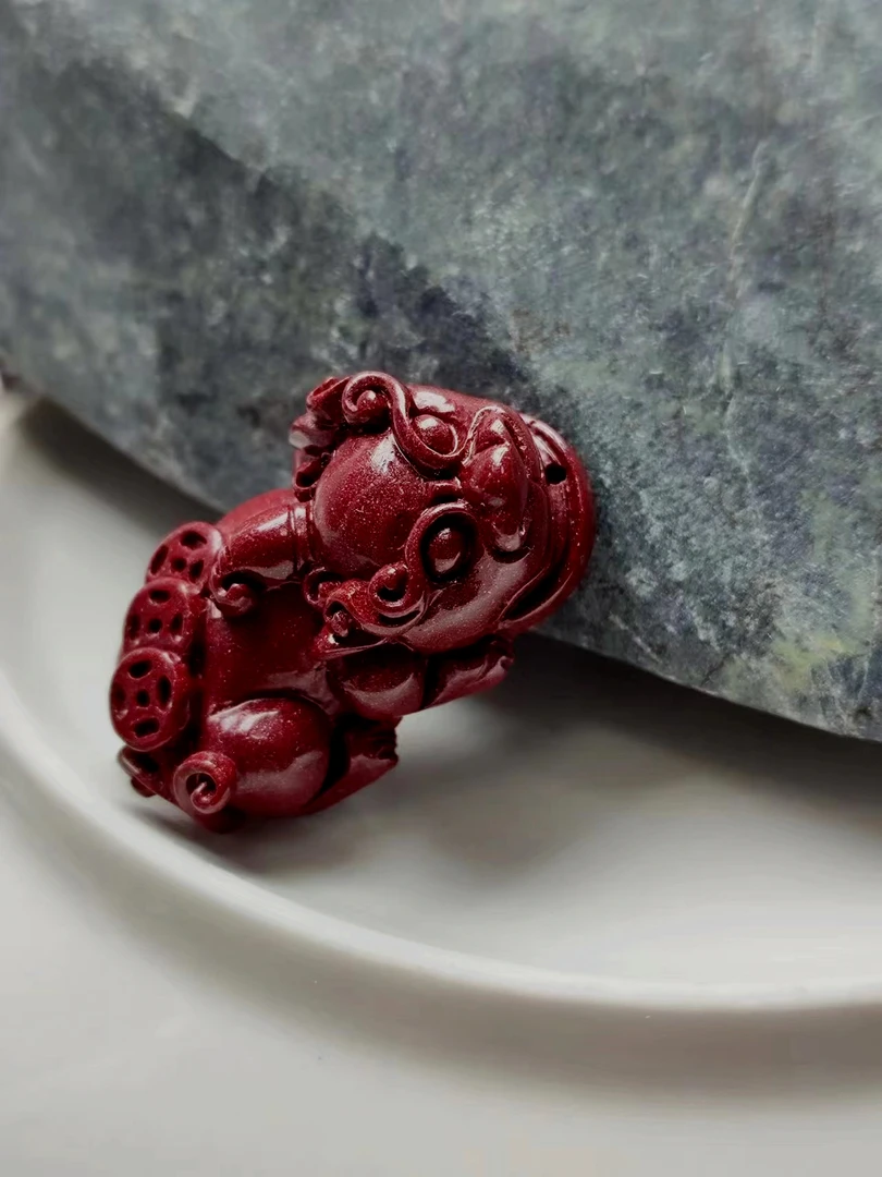 含辰砂工艺品高纯度朱砂，紫金砂，貔貅钥匙扣项链护身符吊坠挂件！