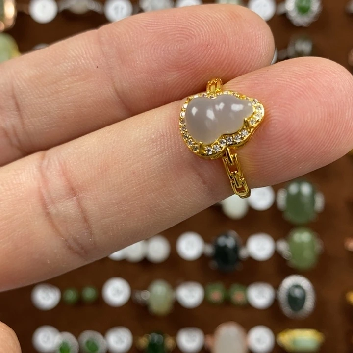 和田玉（青白玉）戒指合金