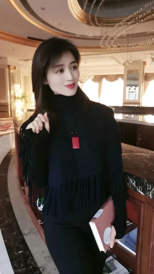 柏澜慧琳定制【披肩】秋冬设计师款保暖个性时尚百搭披肩YG24003