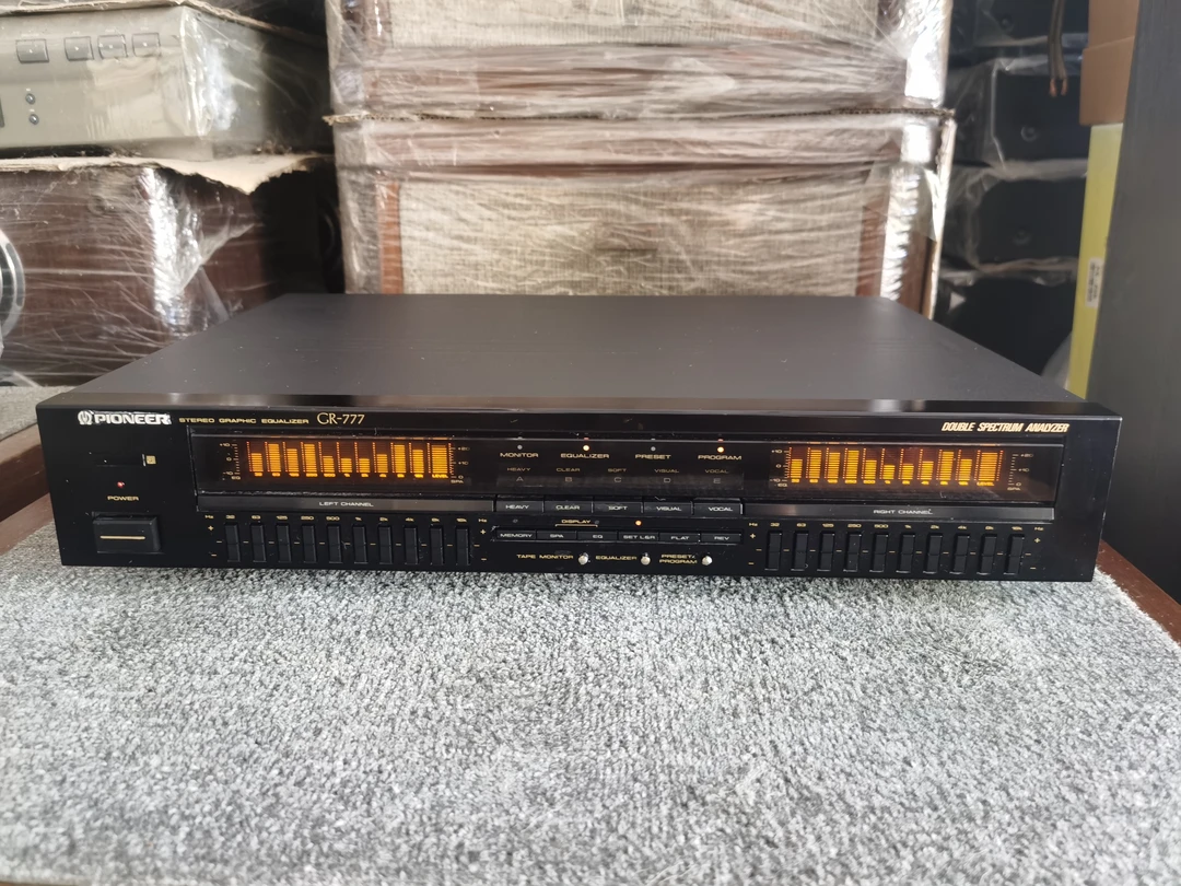 日本产777均衡器，使用220伏，不包邮，不支持七天无理由退换