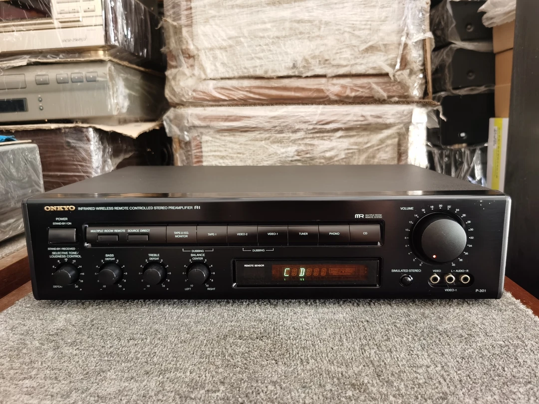 安桥前级功放301，使用220伏，不包邮，不支持七天无理由退换