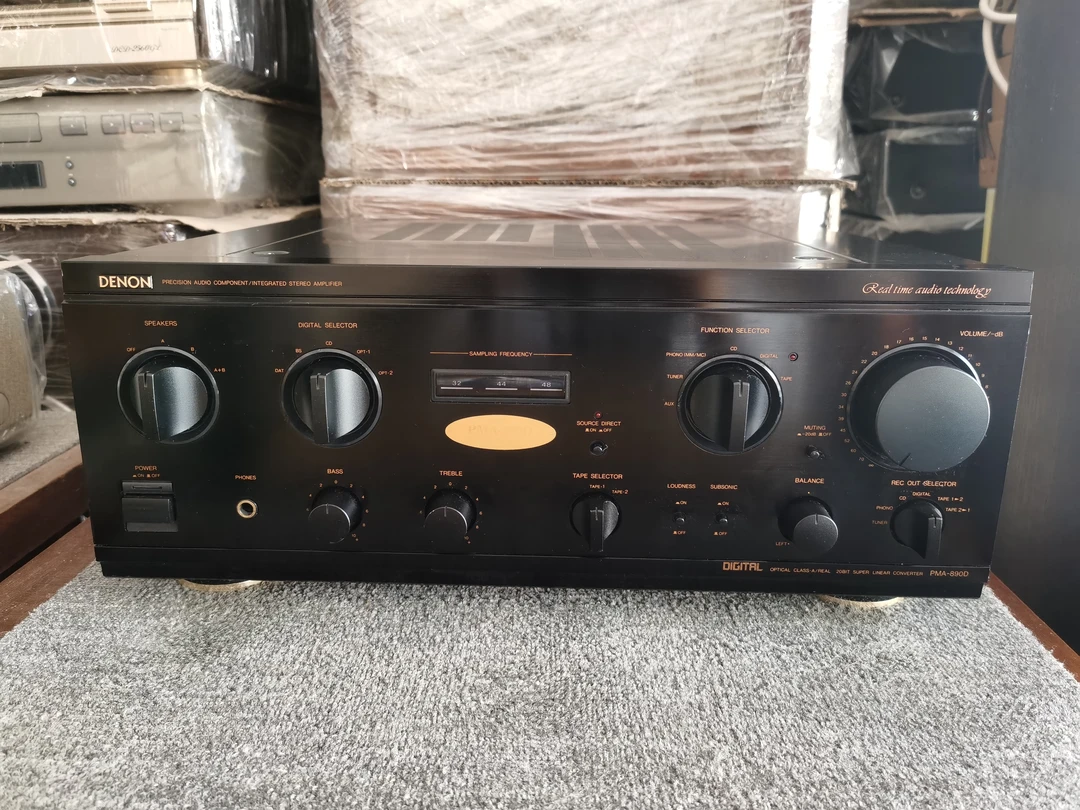 天龙功放890D，使用220伏，不包邮，不支持七天无理由退换