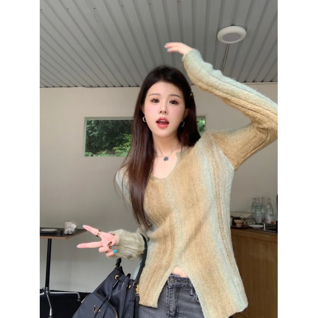 新款法式气质显瘦设计感小众女渐变扎染竖条纹V领修身微透针织衫