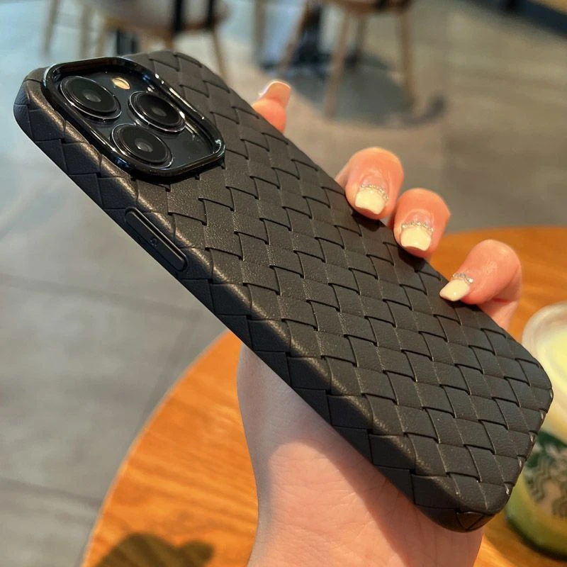 适用透气散热编织纹iPhone15苹果手机壳全包14promax13软壳12耐脏