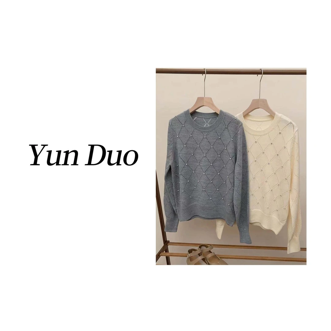 云朵定制 设计感菱格镂空手工钉钻针织毛衣IA68