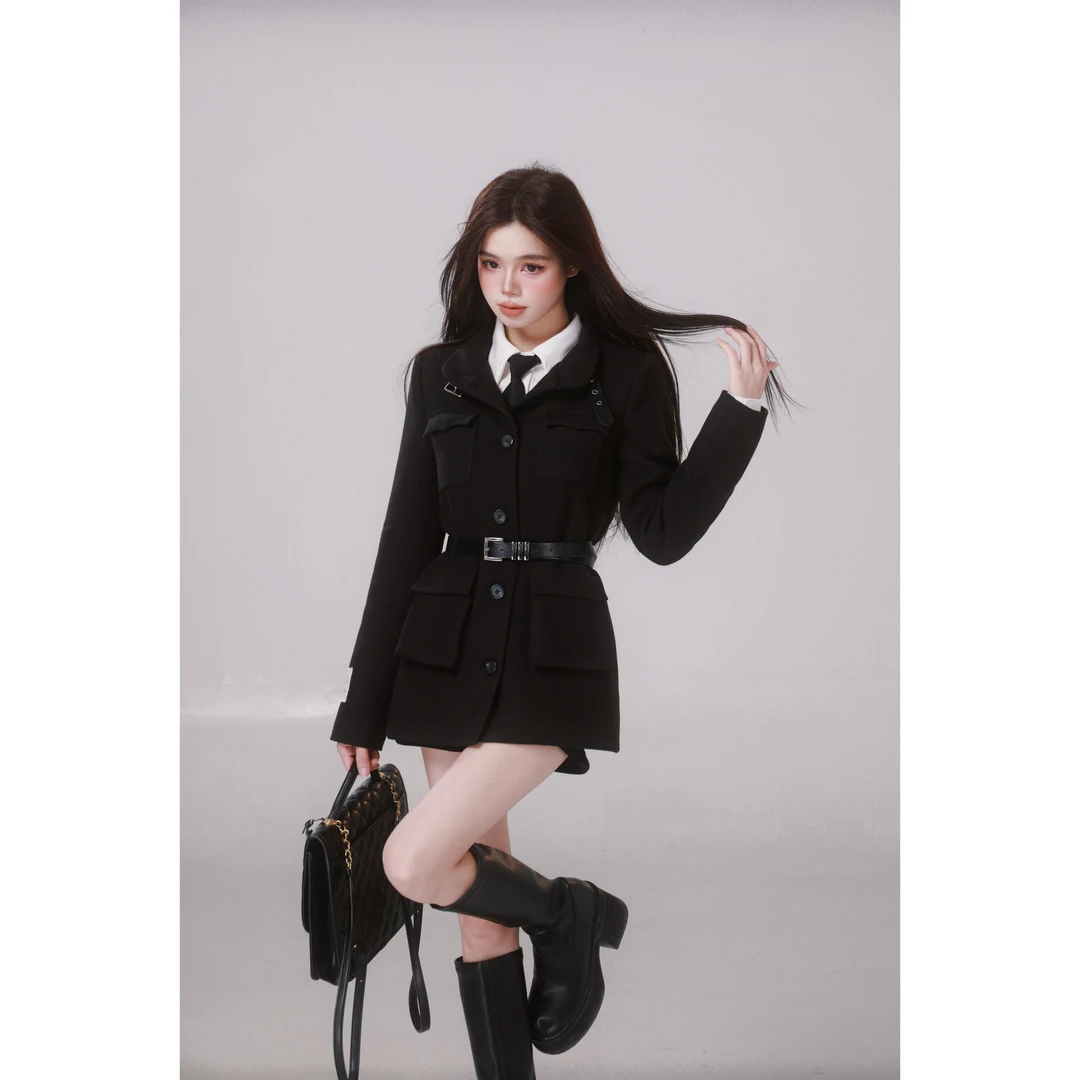 青青-WAHJU【英伦酷姐】冬款精致海归留学生收腰显瘦呢子外套9049W