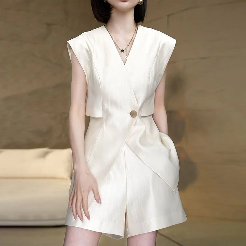 高级感名嫒气质套装女夏季新款别致一粒扣收腰上衣阔腿短裤两件套