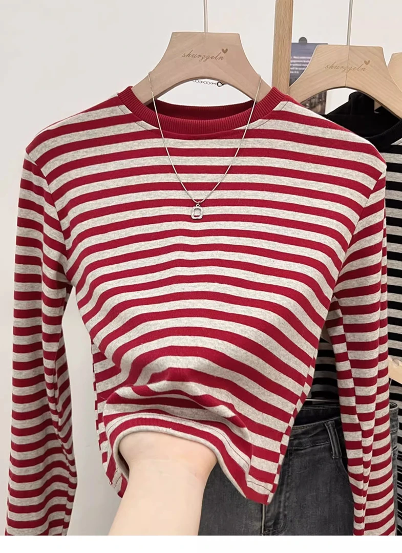 复古正肩短款条纹长袖T恤女春秋季圆领打底衫小众紧身内搭短上衣