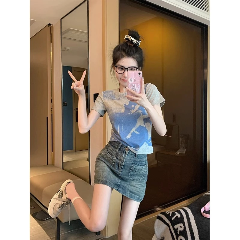 纯棉正肩印花修身收腰短袖t恤女夏2024新款基础款设计感半袖上衣