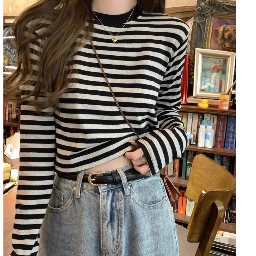 美式复古圆领条纹长袖t恤女秋季内搭打底衫显瘦设计感t恤短款上衣