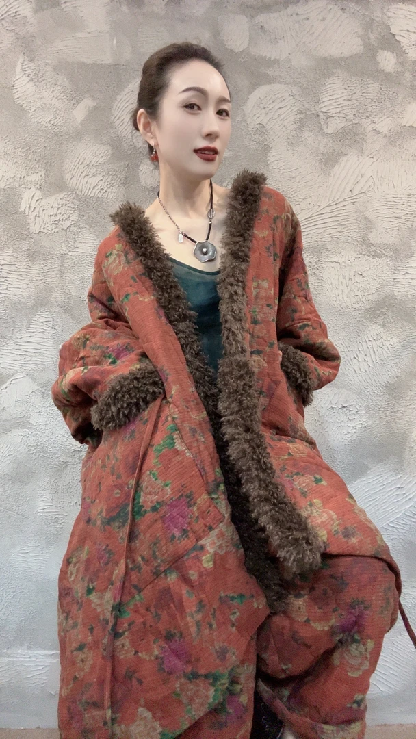 原创多色棉V领蝙蝠袖带毛带大兜系带棉大衣（定制款）