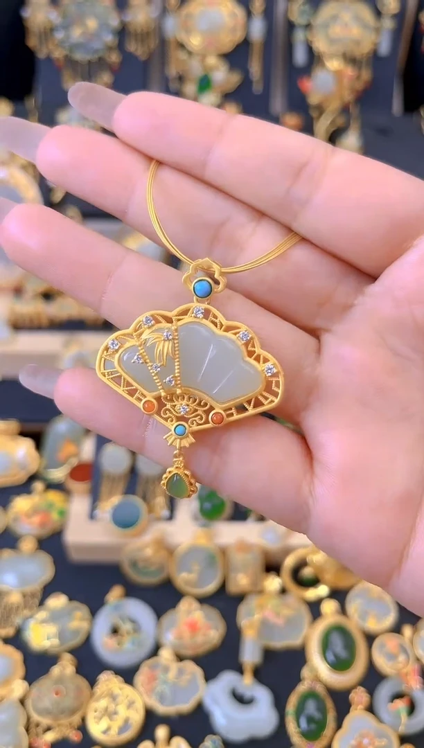 【闪购商品】和田玉吊坠银S925镀金镶嵌国风小乔扇子吊坠