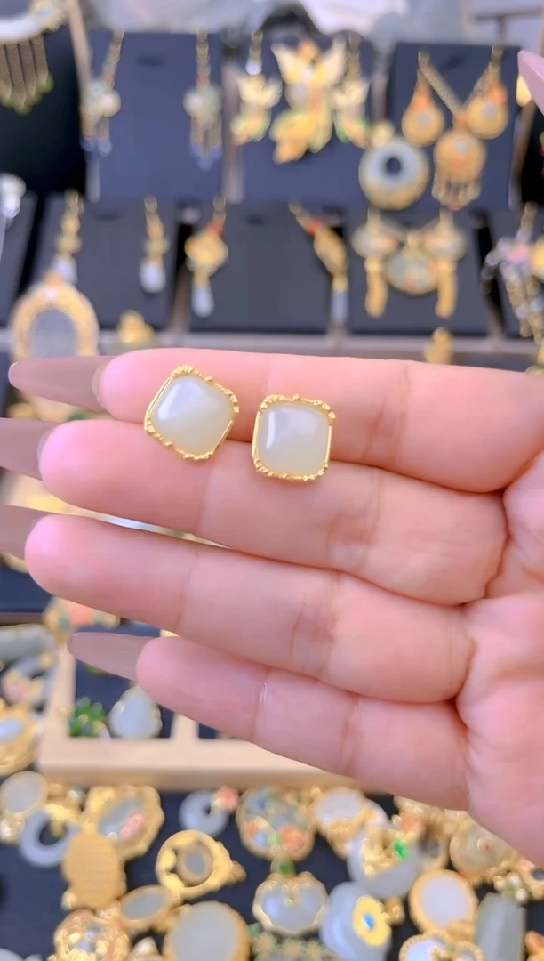 【闪购商品】和田玉耳钉银S925镀金镶嵌面包耳钉