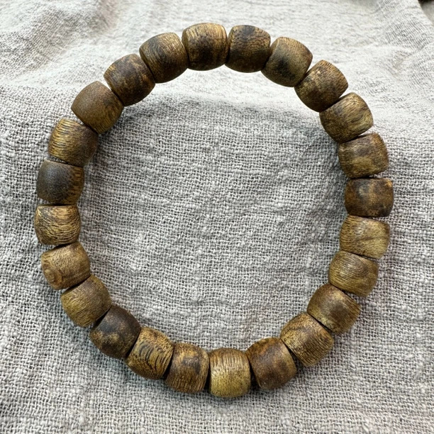 沉香莺歌绿奇楠8.5×9.5mm规格6.5g +花果香凉韵优雅多样性发货