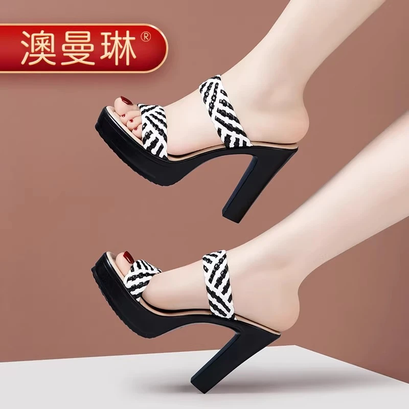 2025年夏新款一字拖高跟网红厚底防水台外穿舒适百搭拼色凉拖鞋女