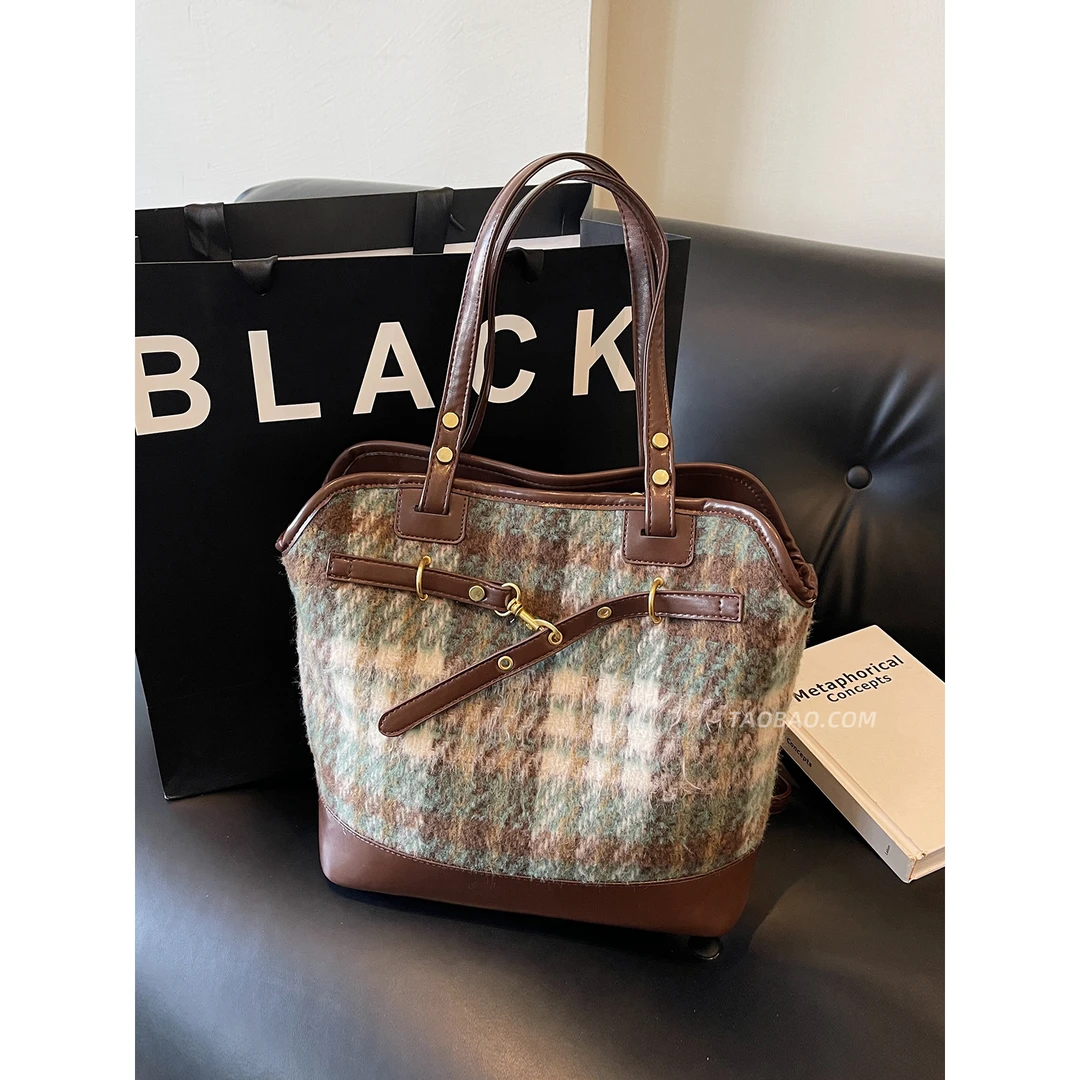 秋冬季大容量毛呢包包女2024新款休闲通勤双肩后背包单肩包托特包