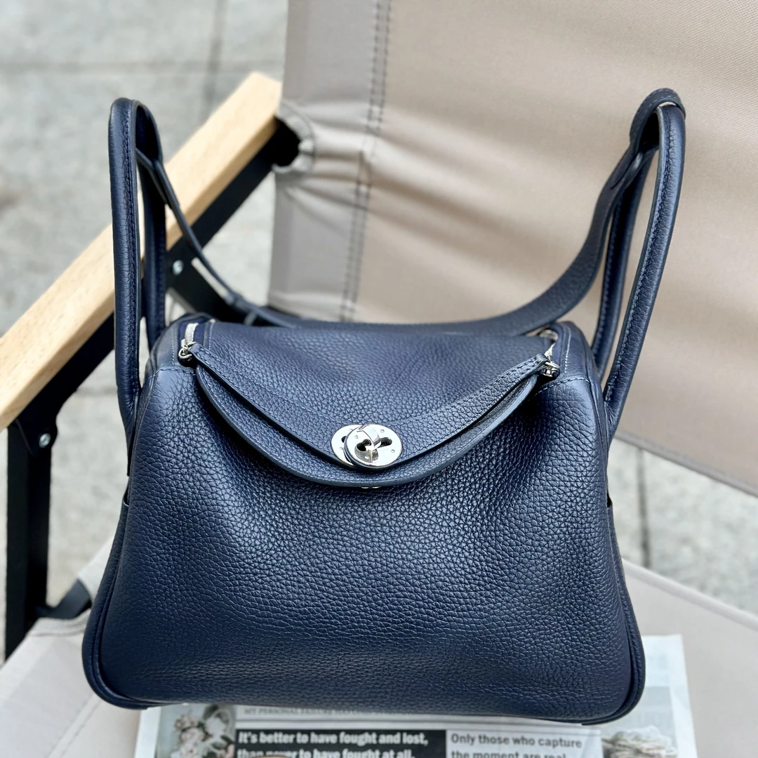 99新 Hermes/爱马仕 lindy26午夜蓝包斜挎包