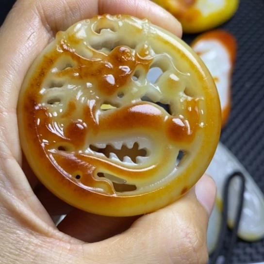和田玉颈饰未镶嵌