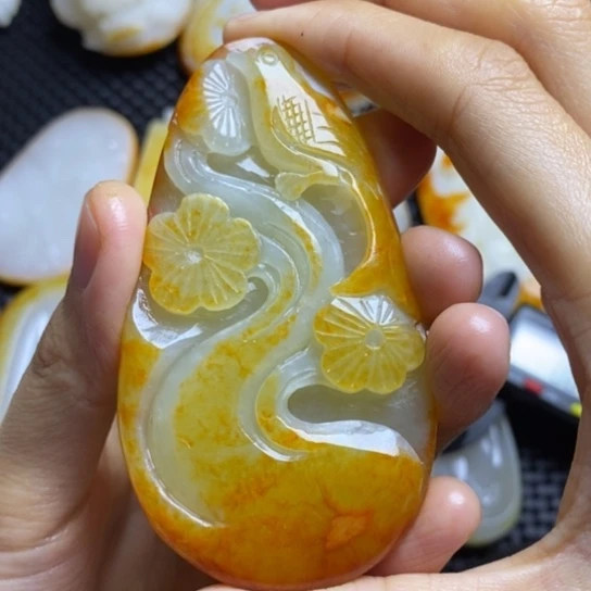 和田玉颈饰未镶嵌