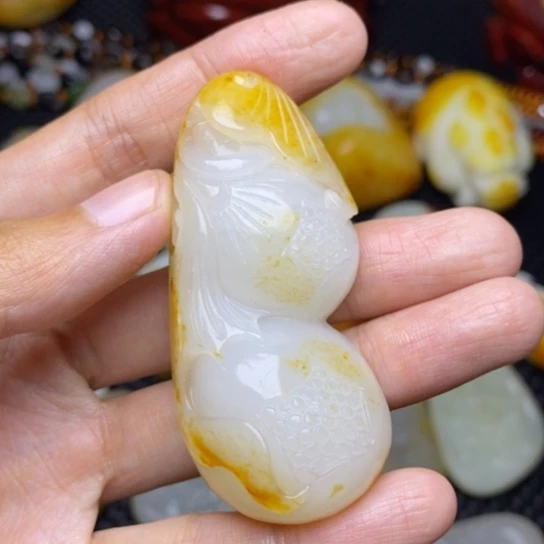 和田玉颈饰未镶嵌