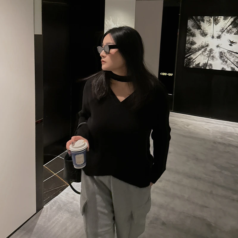 铅笔小鑫大码女装 慵懒0束缚 交叉式V领小心机挂脖毛衣显瘦毛衣