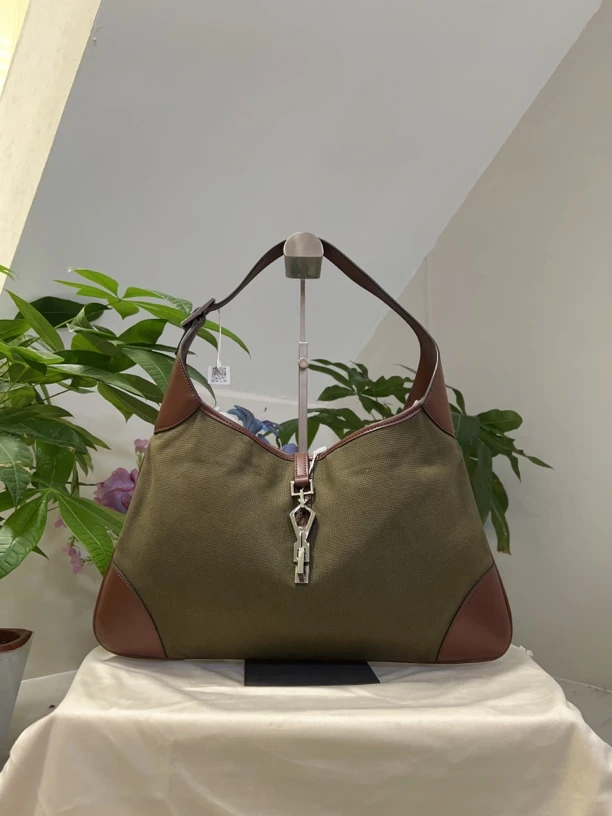 95新 GUCCI/古驰 兔兔奢/古驰单肩包/240307054