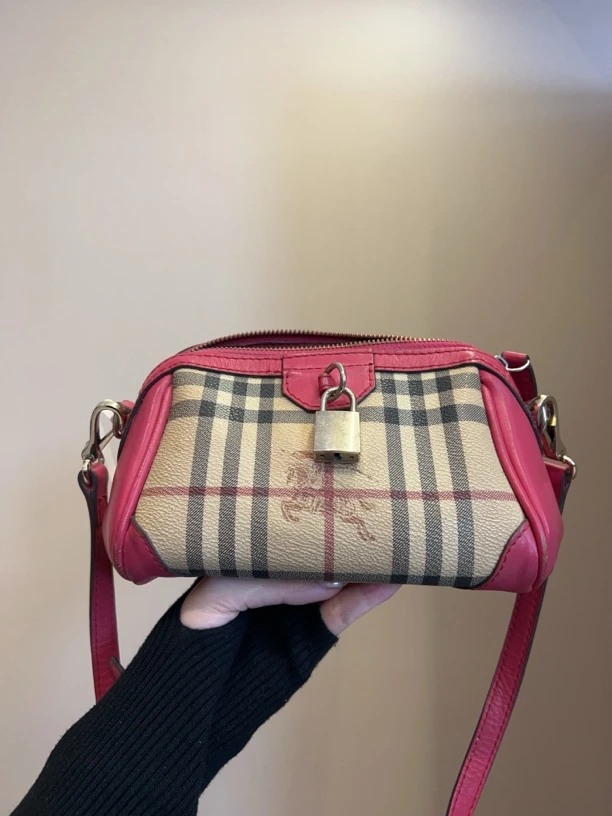 90新 BURBERRY/博柏利 兔兔奢/博柏利斜挎包/GM0005
