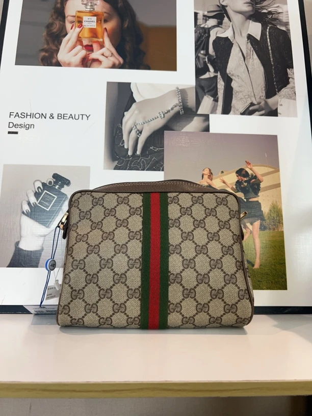 95新 GUCCI/古驰 兔兔奢 w/古驰老花洗漱包/241107021