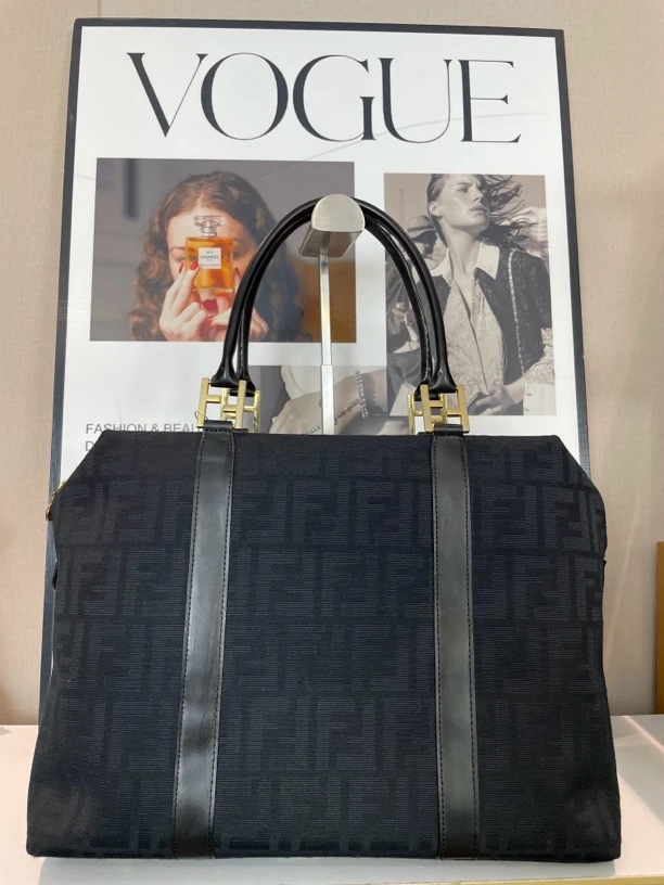 95新 FENDI/芬迪 兔兔奢G专属/芬迪托特包/230327076