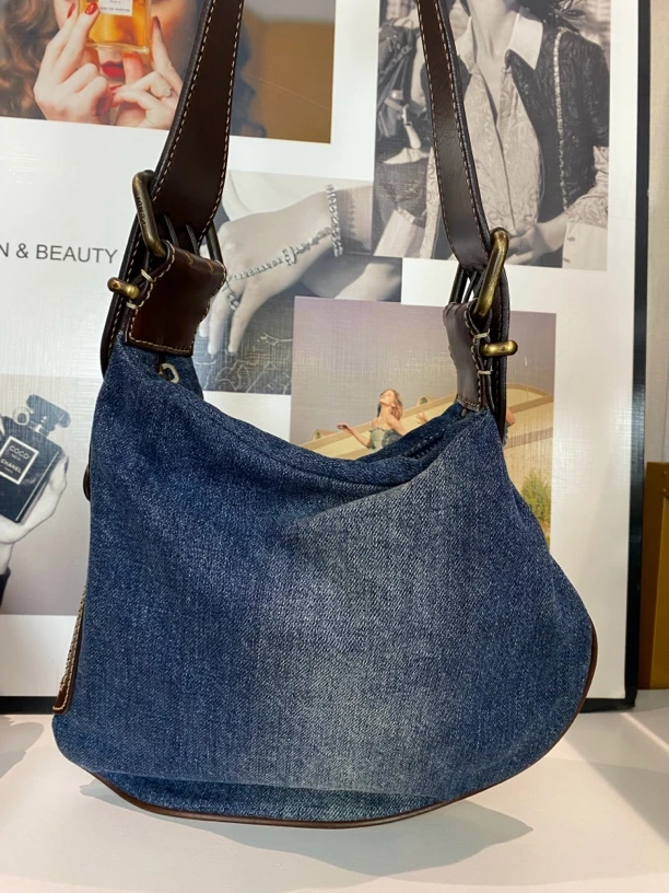 95新 FENDI/芬迪 兔兔奢/芬迪牛仔丹宁单肩包/230218030