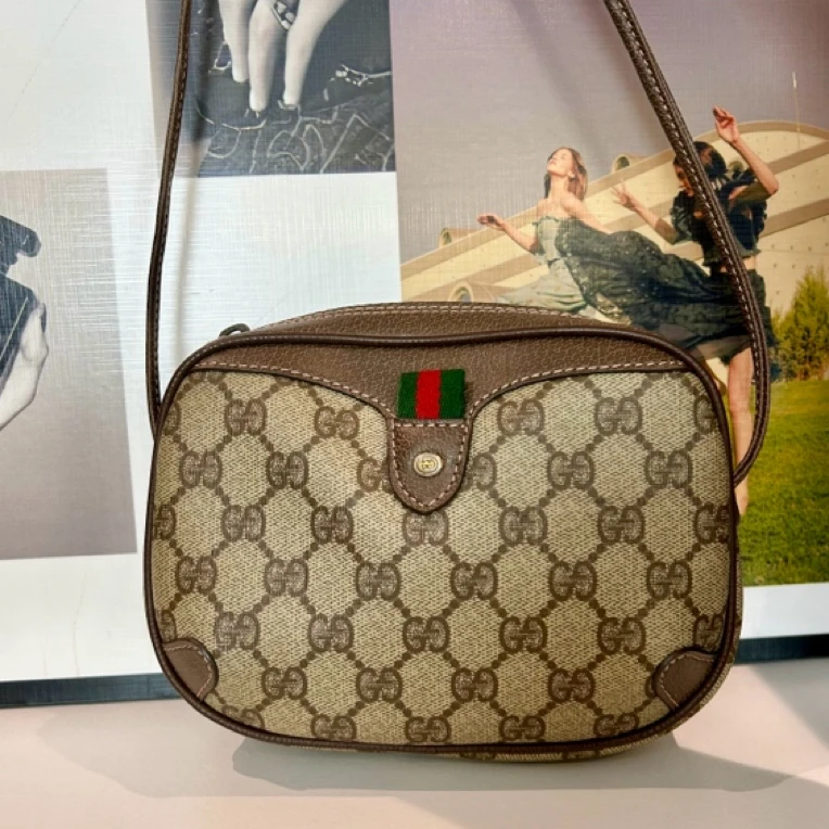 95新 GUCCI/古驰 兔兔奢/古驰小苹果斜挎包/240524007