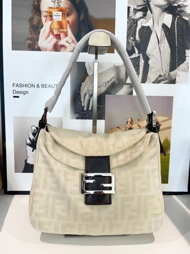 95新 FENDI/芬迪 兔兔奢/芬迪米花胖丁240313130