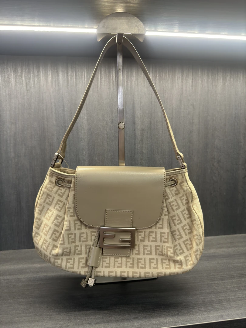 95新 FENDI/芬迪 兔兔奢/芬迪元宝/230206012