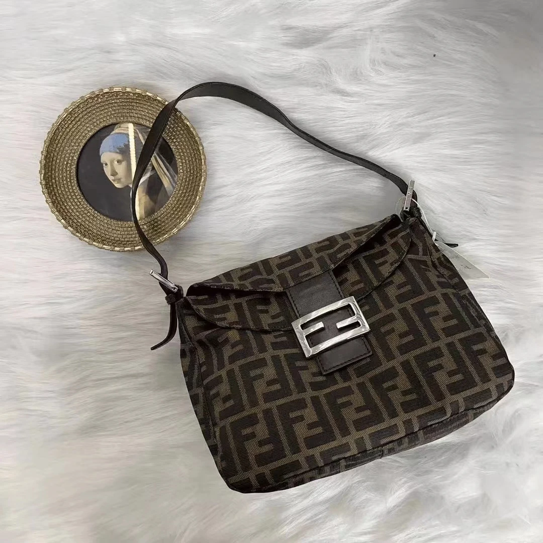 95新 FENDI/芬迪 小琪/芬迪双翻盖胖丁单肩包/231015024