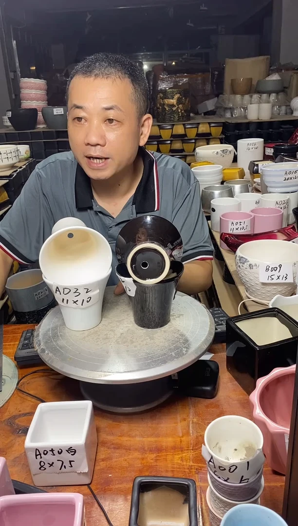 【闪购商品】陶瓷20CM以下微瑕花盆AAAA032-2黑+2白