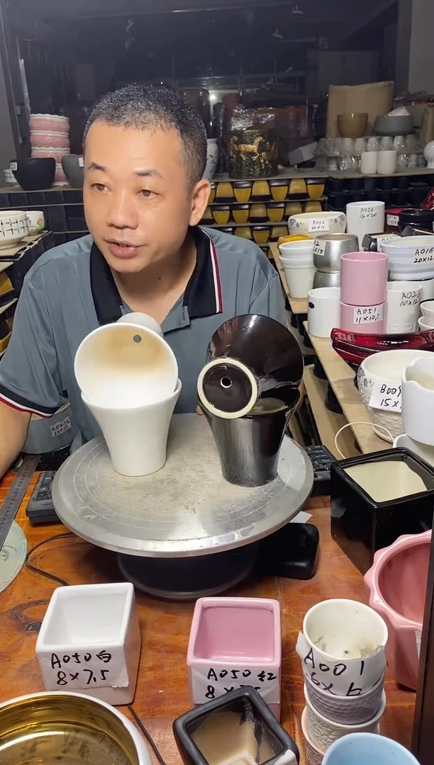 【闪购商品】陶瓷20CM以下微瑕花盆AAAA032-2黑+2白