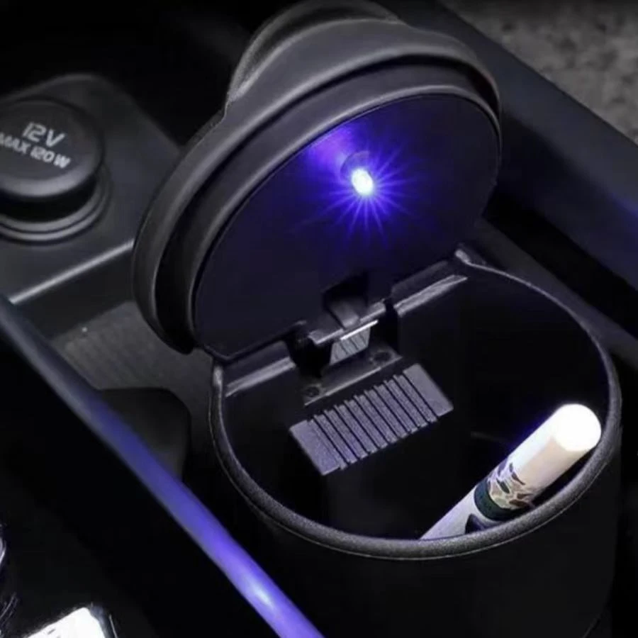【拍一发三】车载烟灰缸带led灯 多功能汽车用烟灰缸带盖汽车用品