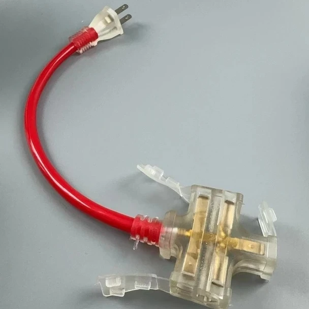 旅行居家使用新款带灯一分三电源转换插座转换接线板插排