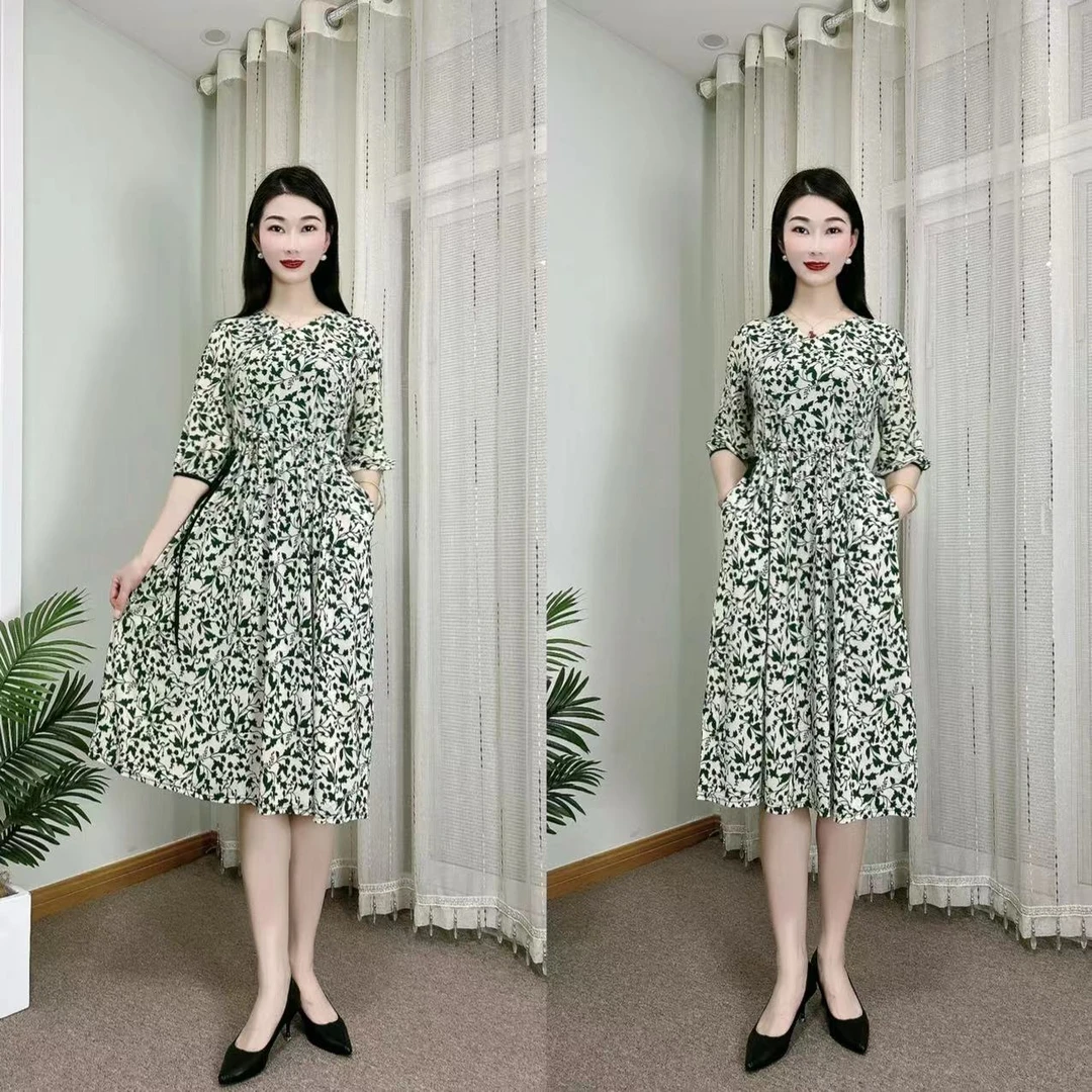3226-009夏季2024年新款中年女性妈妈装碎花气质收腰中长款连衣裙