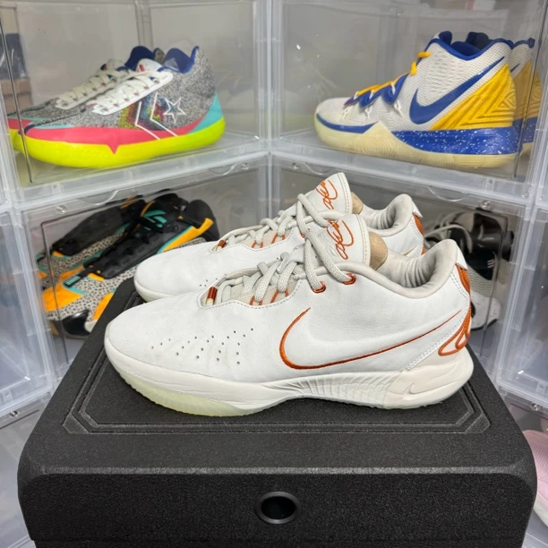 壹 42.5码 nike lbj21 詹姆斯21 米白首发 95新 元盒 磨损很小